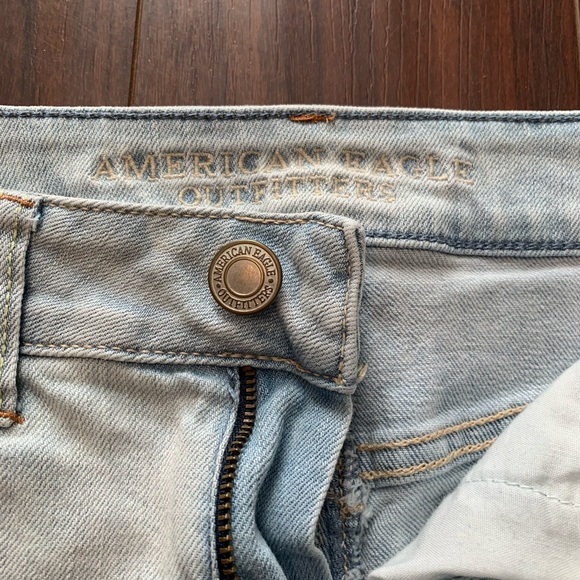 American Eagle Light Denim Stretch Shorts with Lace Size 6 Small Medium - Picture 3 of 5